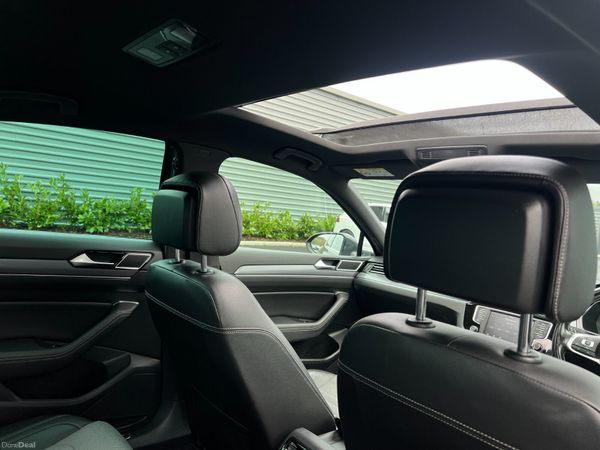 2017 (172) Volkswagen Passat R Line 2.0 - Sunroof 380300586
