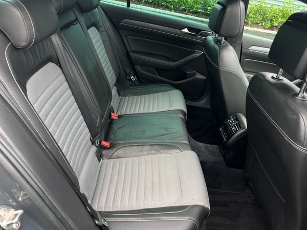 2017 (172) Volkswagen Passat R Line 2.0 - Sunroof 380300588