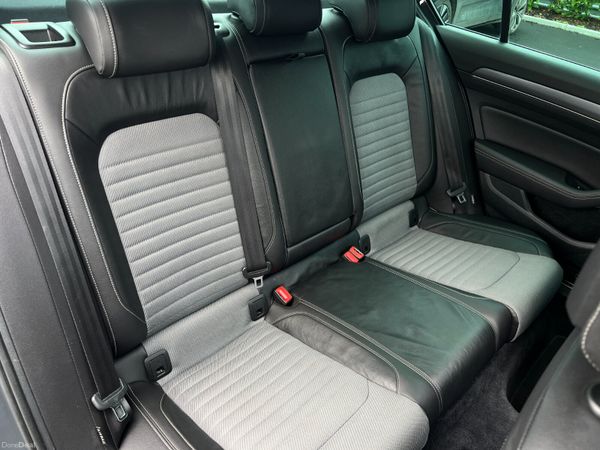 2017 (172) Volkswagen Passat R Line 2.0 - Sunroof 380300590