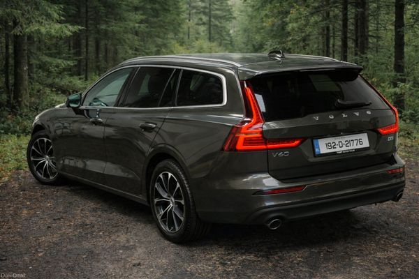 192 VOLVO V60 2.0D MANUAL MOMENTUM 380311416