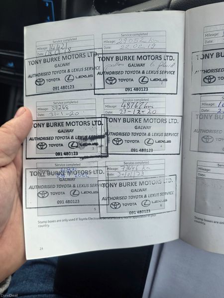 Toyota Auris Estate Hybrid2017 380332964