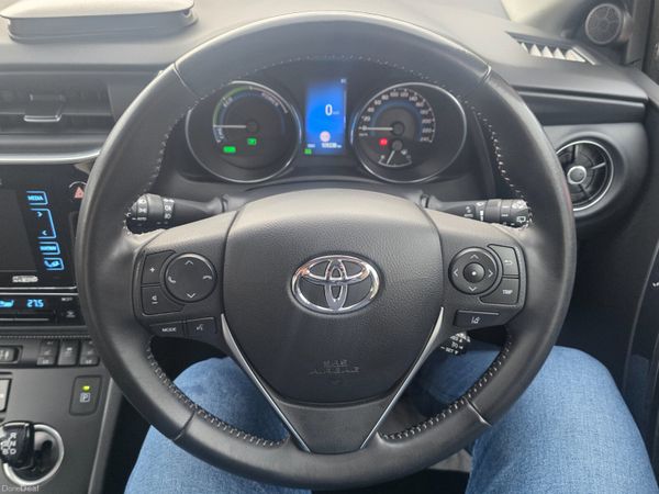 Toyota Auris Estate Hybrid2017 380332926