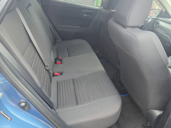 Toyota Auris Estate Hybrid2017 380332928