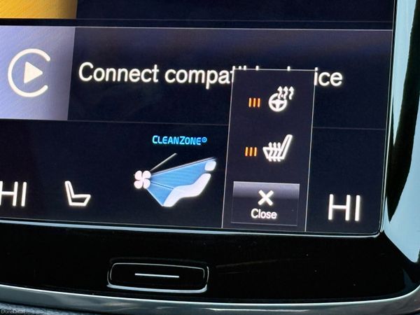 Stunning 201 Volvo XC90 R-Design! 380457518