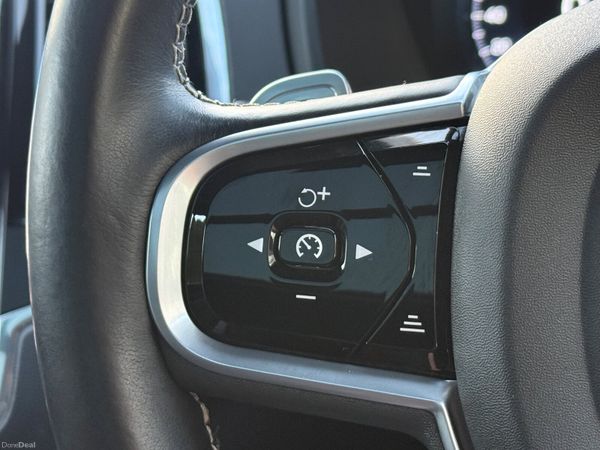 Stunning 201 Volvo XC90 R-Design! 380457526