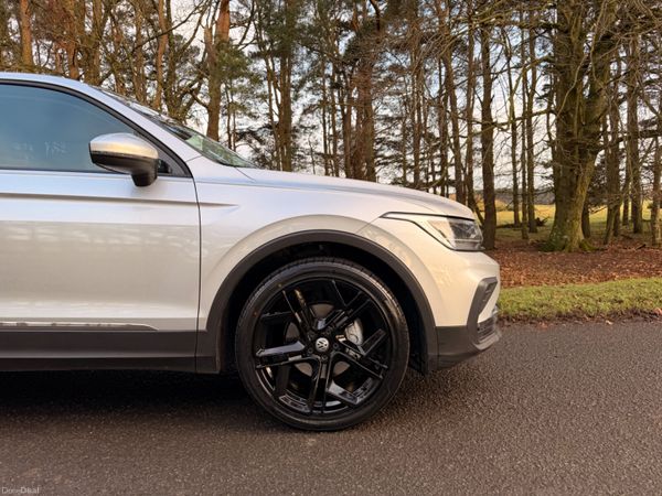 Volkswagen Tiguan 2.0 TDI Low KM 380464906