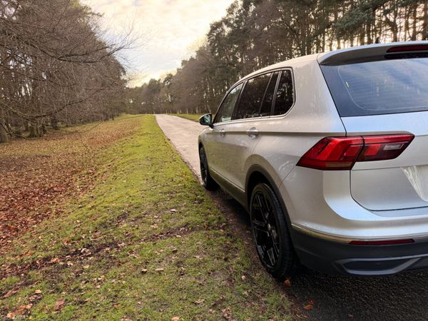 Volkswagen Tiguan 2.0 TDI Low KM 380464912