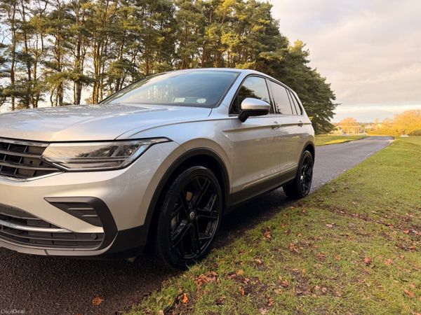 Volkswagen Tiguan 2.0 TDI Low KM 380464914