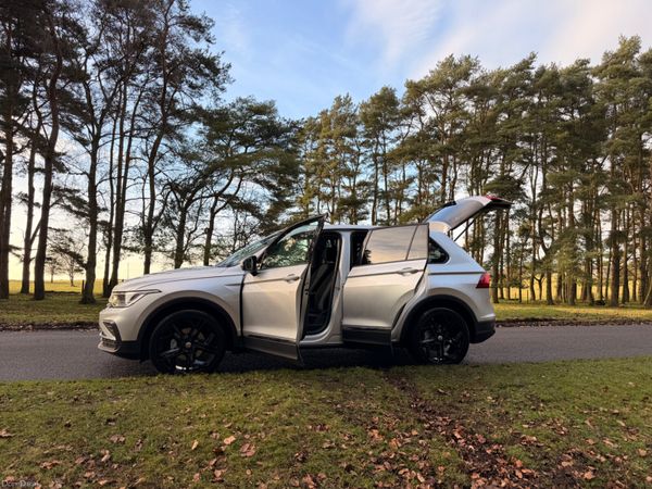 Volkswagen Tiguan 2.0 TDI Low KM 380464916