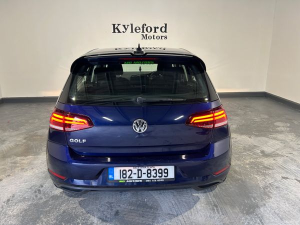 Volkswagen Golf 2018 380485632