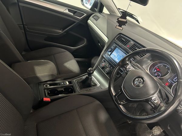 Volkswagen Golf 2018 380485634