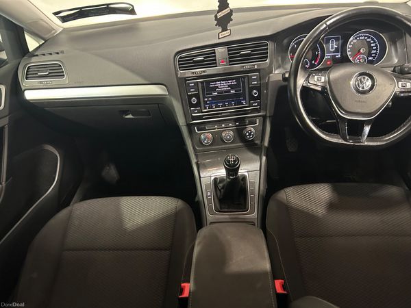 Volkswagen Golf 2018 380485636