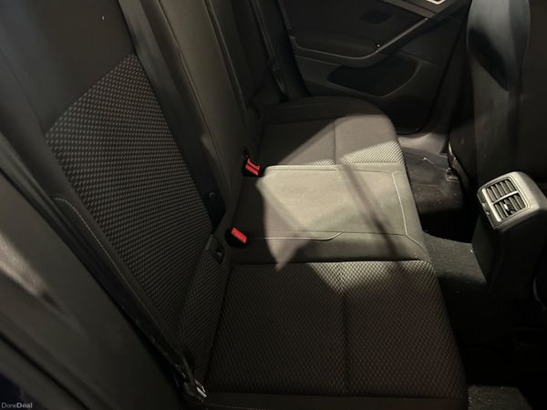 Volkswagen Golf 2018 380485638