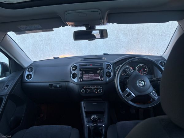 Volkswagen Tiguan SPORT LOW MILEAGE 380493454