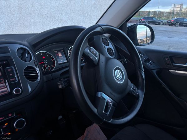 Volkswagen Tiguan SPORT LOW MILEAGE 380493478