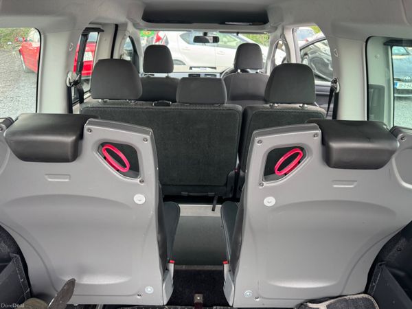 Volkswagen Caddy Automatic Wheelchair 380554196