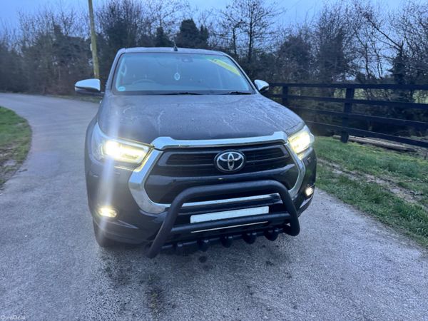 211 Toyota Hilux Invincible Bargain***** 380557512