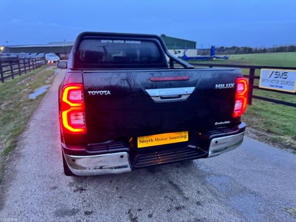 211 Toyota Hilux Invincible Bargain***** 380557530