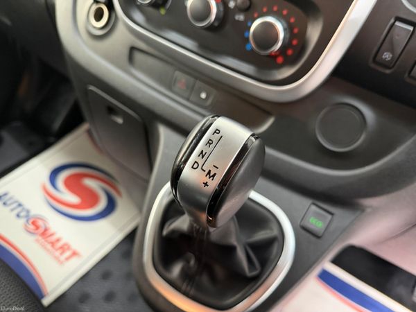 2021 RENAULT TRAFIC WHEEL CHAIR BUS. 8 SEATER 380501374