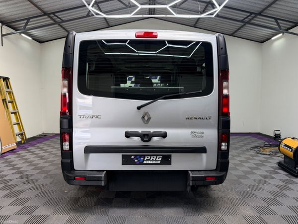 2021 RENAULT TRAFIC WHEEL CHAIR BUS. 8 SEATER 380501326