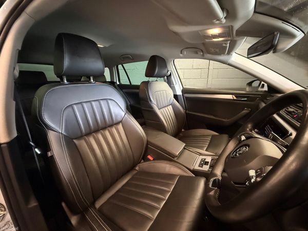 221 Skoda Superb 1.4 TSI PHEV SE Exe DSG Estate 380511070