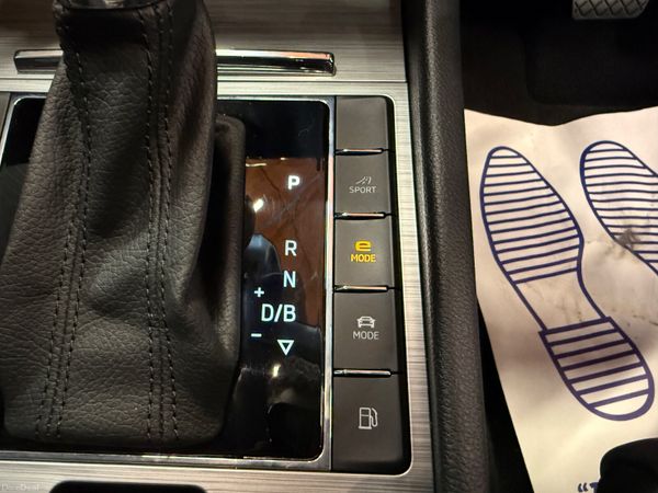 221 Skoda Superb 1.4 TSI PHEV SE Exe DSG Estate 380511074