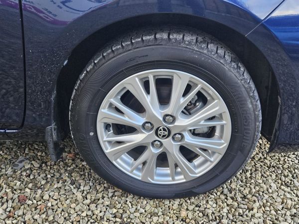 2017 Toyota Vitz Jewela Hybrid Automatic 380537980