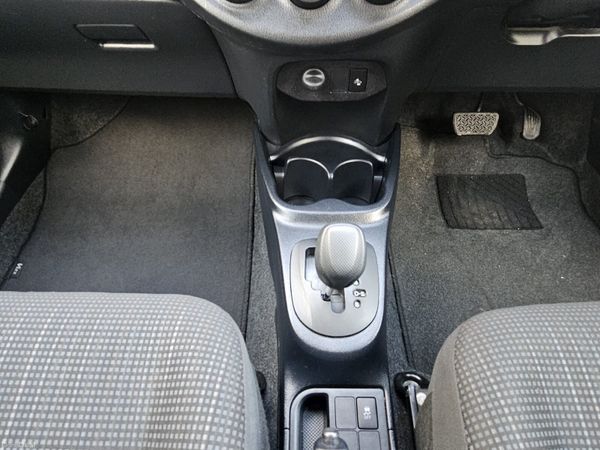 Toyota Vitz  2018 1.0 Petrol Automatic NCT 07/27 380538418