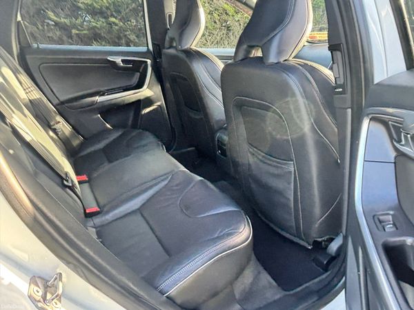 2015 Volvo XC60 R DESIGN AUTOMATIC 380675670