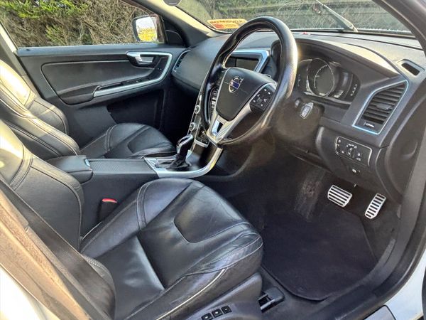 2015 Volvo XC60 R DESIGN AUTOMATIC 380675674