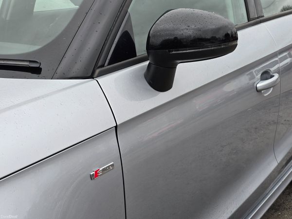 152 Audi A1 1.6 TDI SPORT 380622032