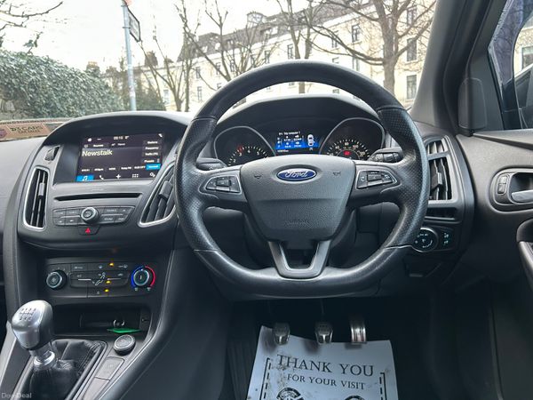 2017 FORD FOCUS ST LINE SERVICE HISTORY 380779908