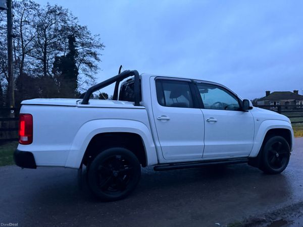 151 Volkswagen Amarok Highline 180bhp black Ed 380783552