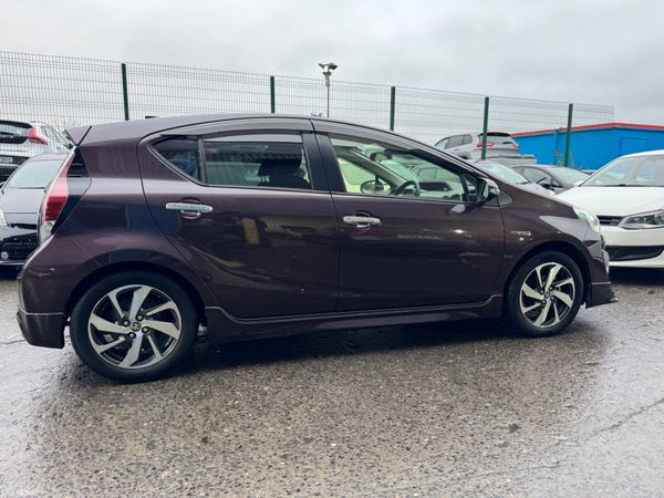 2017 Toyota aqua Hybrid Automatic 380794752