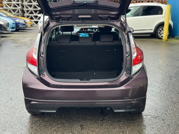 2017 Toyota aqua Hybrid Automatic 380794758