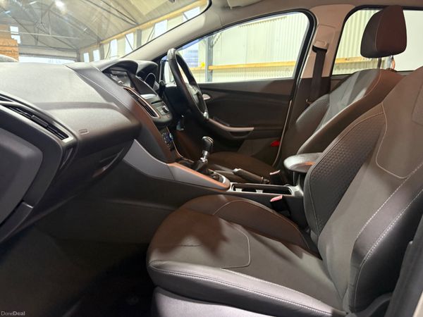 2015 Ford Focus Zetec 1.5 TDCi 95 Bhp 380859762