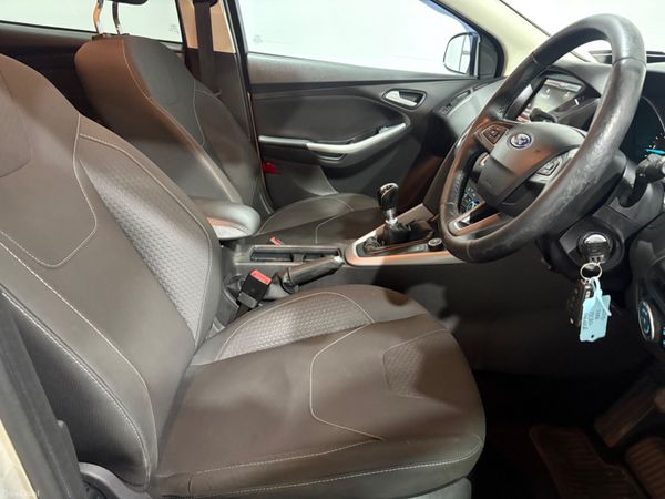 2015 Ford Focus Zetec 1.5 TDCi 95 Bhp 380859784