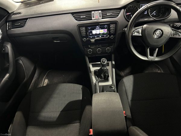 Skoda Octavia 2015 380875072