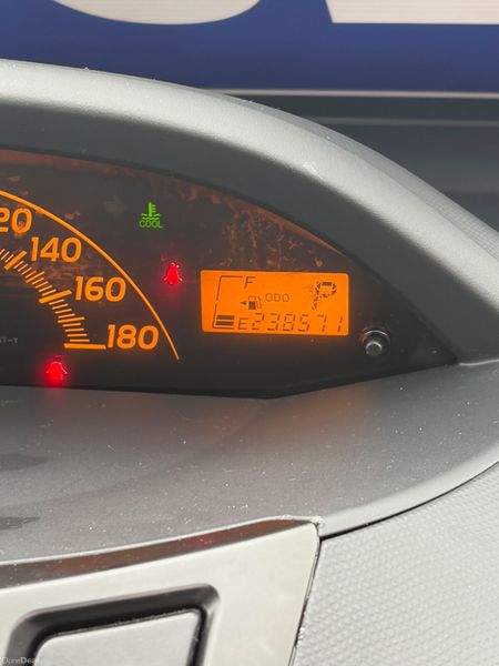 Toyota Vitz 2010 380801022