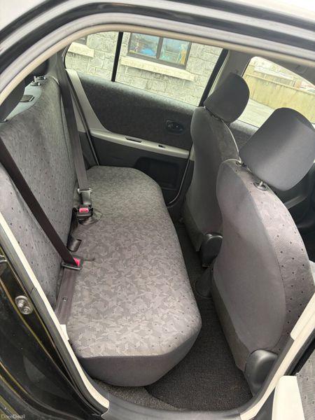 Toyota Vitz 2010 380801024