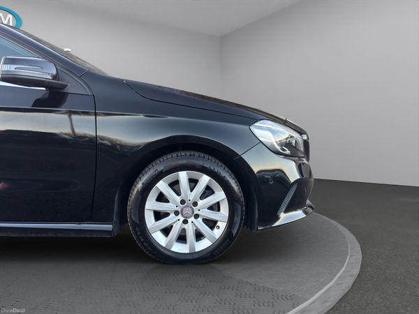 2017 MERC A180 (S16) 380809928