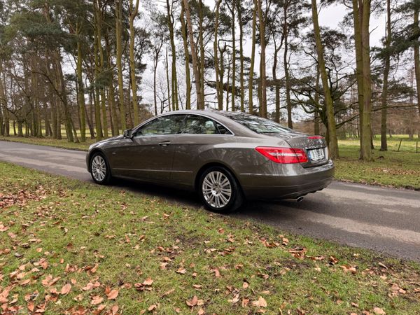 Mercedes-Benz E-Class 2011 380900186