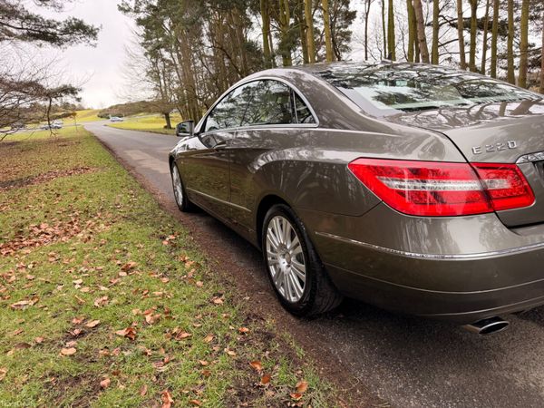 Mercedes-Benz E-Class 2011 380900260