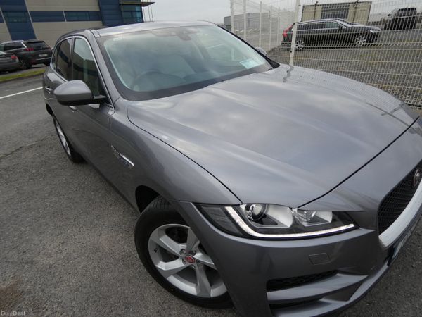 Jaguar F-Pace RWD 2.0 D 180PS Chequered Flag Auto 380916426