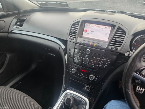 Vauxhall Insignia 2013 380935808