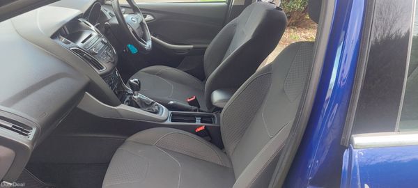 Ford Focus 2016 380939642