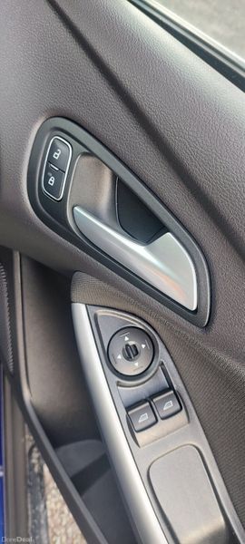 Ford Focus 2016 380939674