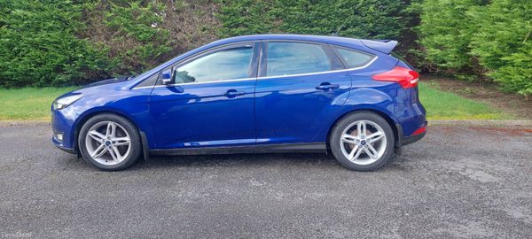 Ford Focus 2016 380939618