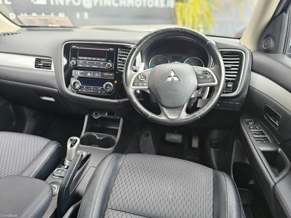 MITSUBISHI OUTLANDER PHEV 4X4 // LOW MILEAGE 381069870