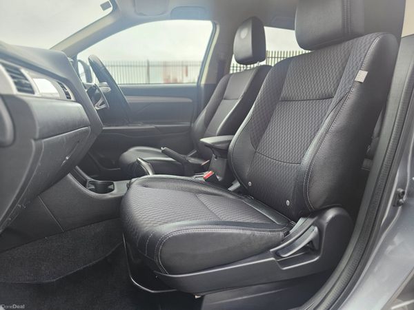 MITSUBISHI OUTLANDER PHEV 4X4 // LOW MILEAGE 381069874